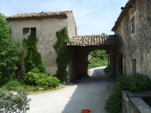 Luberon, superb old provencal farm house near  Lacoste